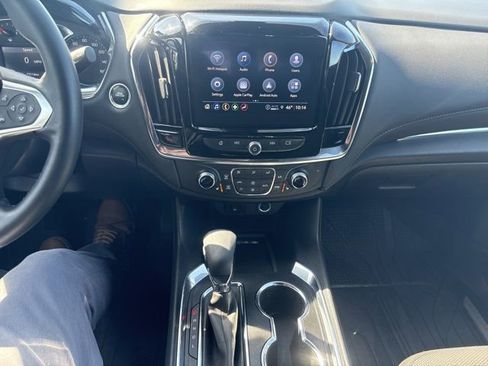 Used 2023 Chevrolet Traverse LT FWD image 41