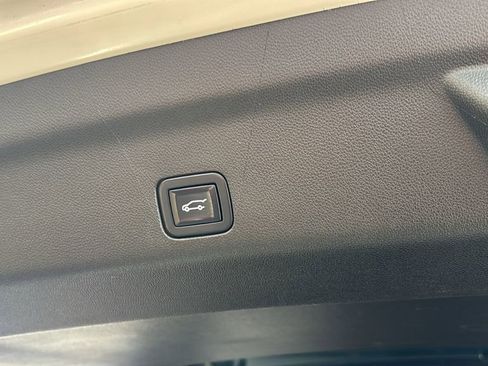 Used 2022 Cadillac Escalade ESV Sport Platinum w/ Heavy-Duty Trailer Package image 41