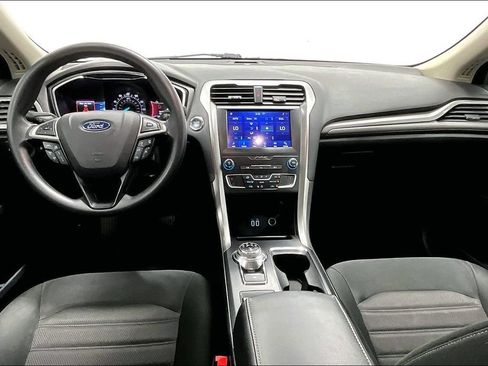 Used 2020 Ford Fusion SE FWD image 18