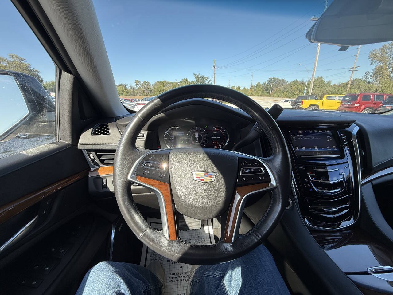 Used 2017 Cadillac Escalade ESV Premium Luxury AWD/4WD image 17