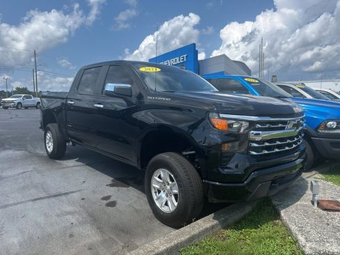 Used 2023 Chevrolet Silverado 1500 Custom AWD/4WD image 1