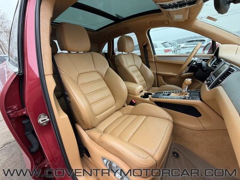 Used 2015 Porsche Macan Turbo image 28