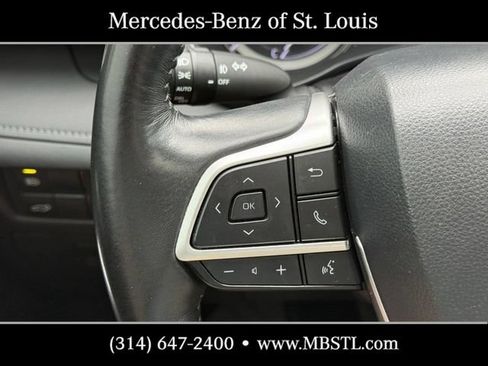 Used 2022 Toyota Highlander XLE FWD image 21