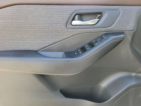 Certified 2023 Nissan Rogue SV FWD image 14