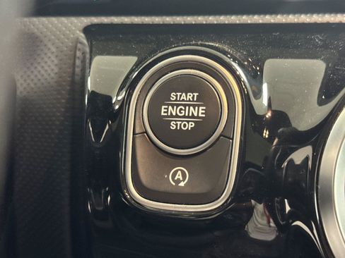 Used 2021 Mercedes-Benz CLA 250 image 21