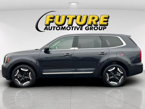 Certified 2025 Kia Telluride S image 7