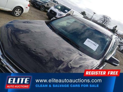 Used 2021 Chevrolet Traverse LT FWD image 11