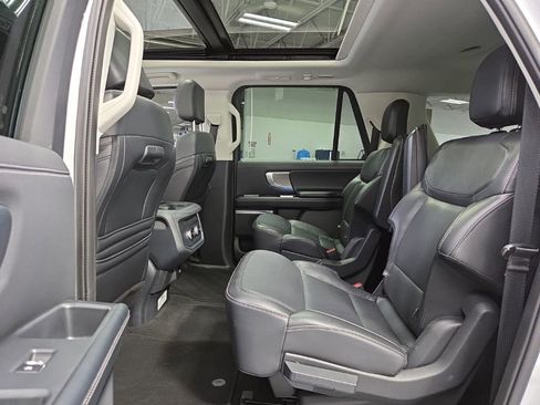Used 2025 Ford Expedition Max Platinum AWD/4WD image 38