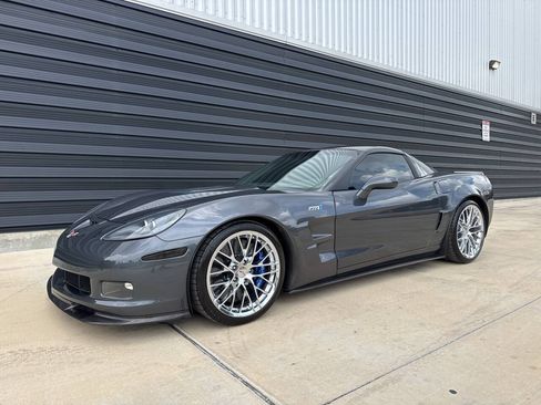 Used 2010 Chevrolet Corvette ZR1 w/ Preferred Equipment Group RWD image 4