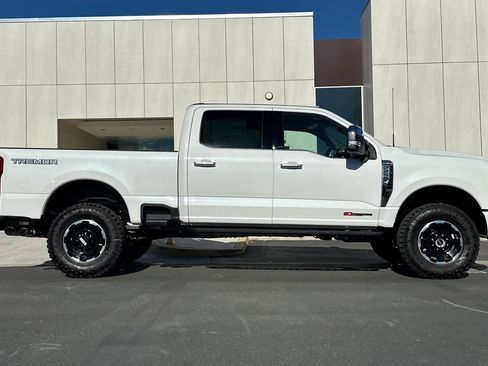 New 2026 Ford F250 Platinum w/ Platinum Plus Package image 2
