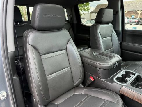 Used 2019 GMC Sierra 1500 Denali w/ Denali Ultimate Package AWD/4WD image 18