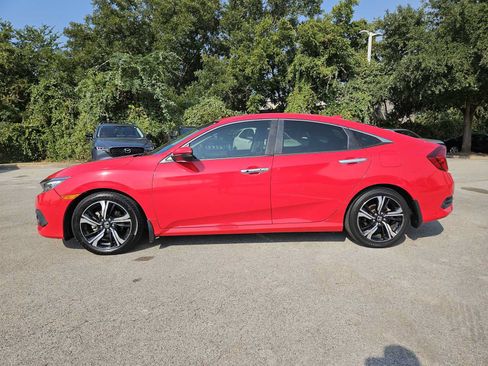 Used 2018 Honda Civic Touring image 4