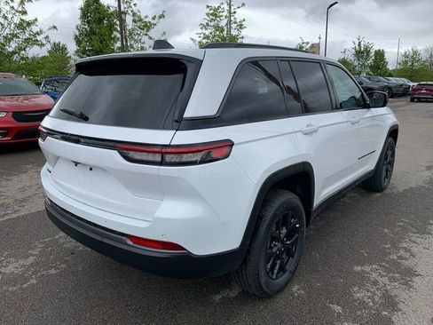 New 2026 Jeep Grand Cherokee Altitude AWD/4WD image 7