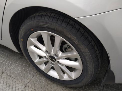 Used 2017 Kia Forte LX w/ LX Popular Package FWD image 31