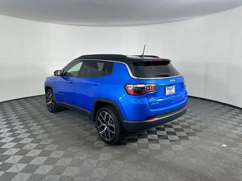 Certified 2025 Jeep Compass Limited AWD/4WD image 9