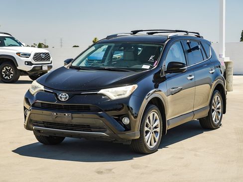 Used 2017 Toyota RAV4 Limited w/ Carpet Mat Package FWD image 3