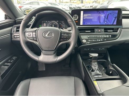 Certified 2025 Lexus ES 300h w/ Premium Package image 8