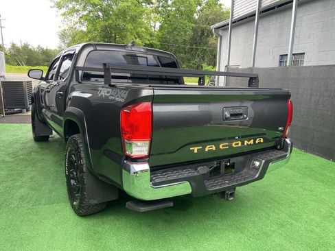 Used 2017 Toyota Tacoma TRD Off-Road w/ Tow Package (A/T) AWD/4WD image 7