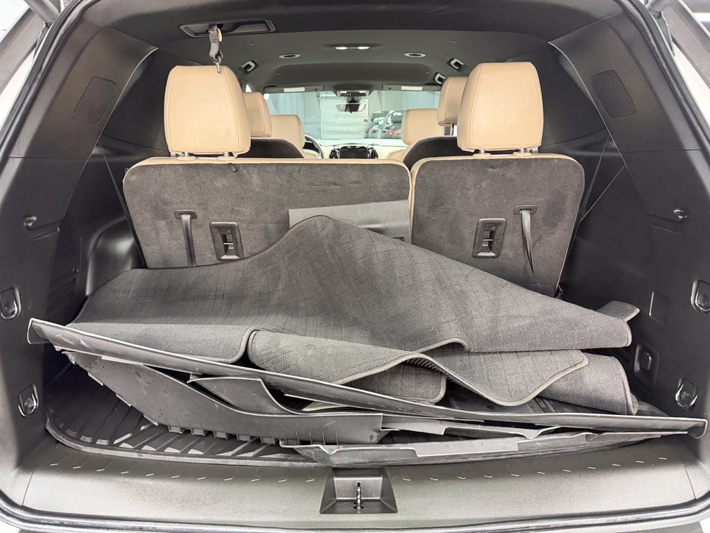 Used 2022 Chevrolet Traverse LT w/ LT Premium Package FWD image 43
