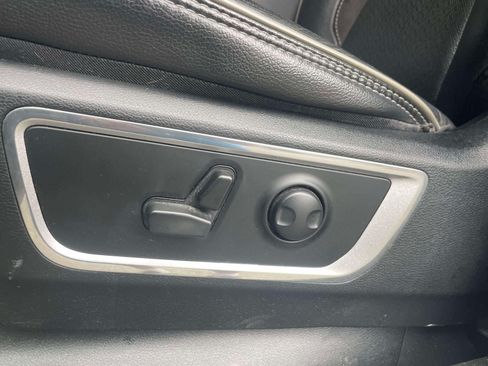 Used 2023 RAM 1500 Laramie AWD/4WD image 18