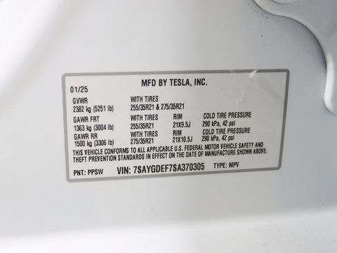 Used 2025 Tesla Model Y Performance image 38