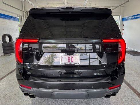 Used 2025 GMC Yukon Denali Ultimate AWD/4WD image 11
