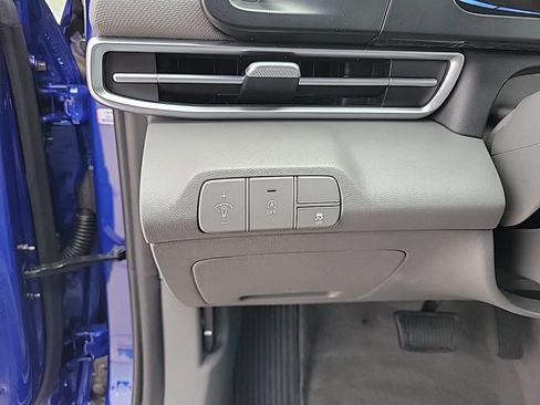 Used 2024 Hyundai Elantra SE FWD image 29