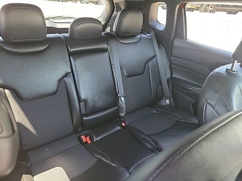 Used 2025 Jeep Compass Trailhawk AWD/4WD image 46