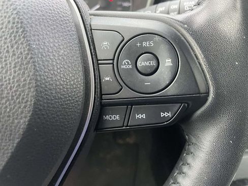 Used 2024 Toyota Corolla SE image 32