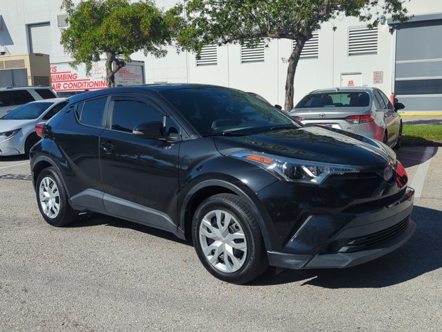 Used 2019 Toyota C-HR LE FWD image 3