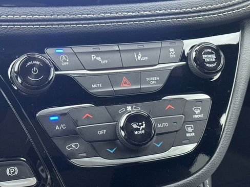 Used 2024 Chrysler Pacifica Limited w/ S Appearance Package image 51