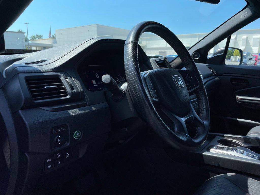 Certified 2025 Honda Passport TrailSport image 28