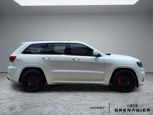 Used 2017 Jeep Grand Cherokee SRT AWD/4WD image 8