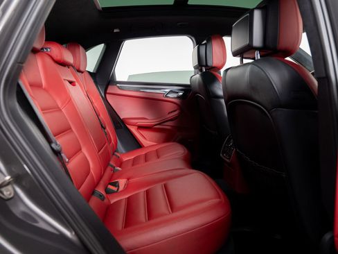 Used 2016 Porsche Macan Turbo image 23