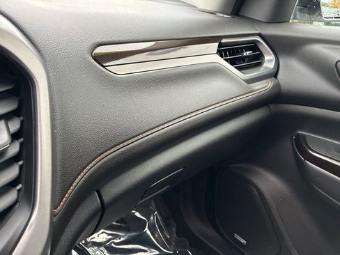 Used 2023 GMC Acadia AT4 image 32