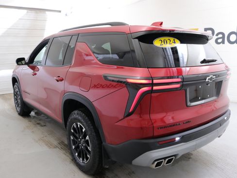 Used 2024 Chevrolet Traverse Z71 image 7