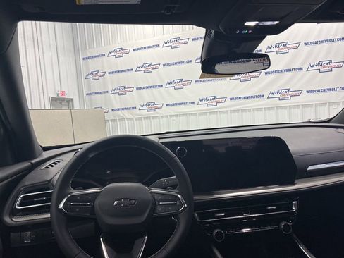 New 2026 Chevrolet Traverse LT w/ Midnight/Sport Edition FWD image 2