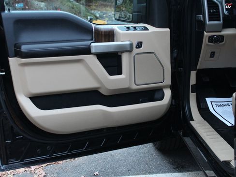 Used 2017 Ford F150 Lariat w/ Trailer Tow Package image 12