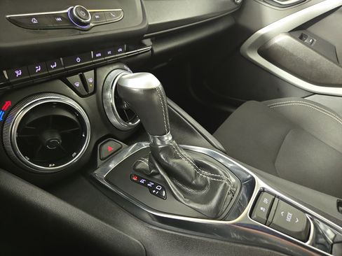 Certified 2021 Chevrolet Camaro LT image 23