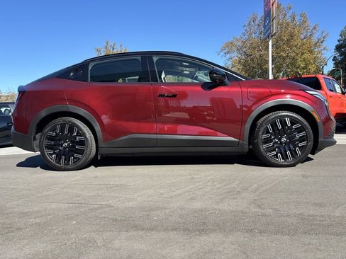 New 2026 Nissan Leaf Platinum+ image 2