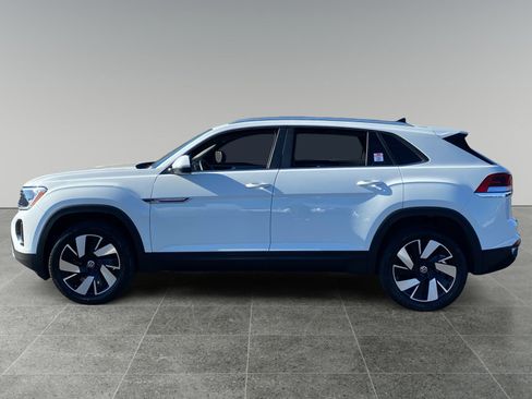 Used 2024 Volkswagen Atlas Cross Sport SE image 2