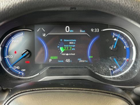 Certified 2025 Toyota RAV4 XLE image 30