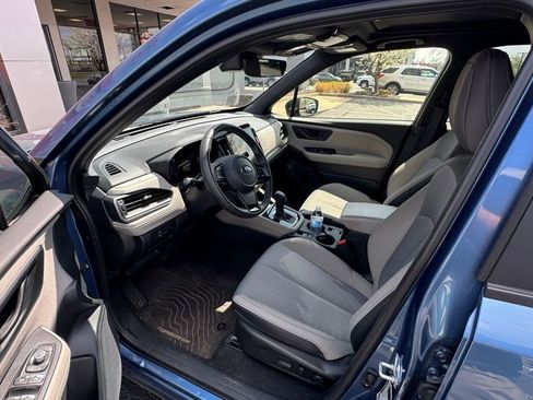 Used 2025 Subaru Forester Premium w/ Convenience Package #1 image 9