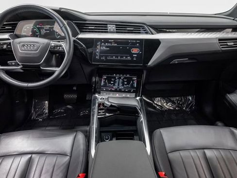 Used 2022 Audi e-tron Premium w/ Convenience Plus Package AWD/4WD image 24