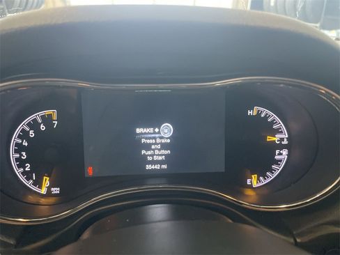 Used 2022 Jeep Grand Cherokee Laredo X image 21