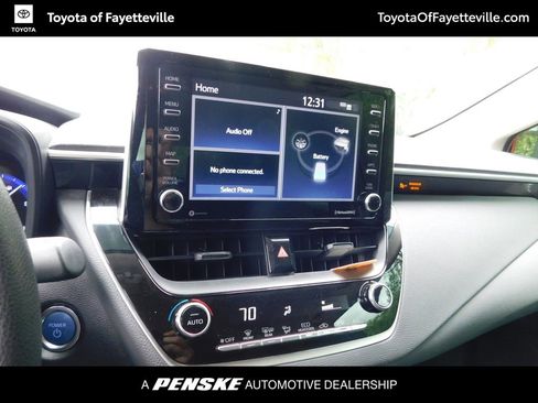 Used 2021 Toyota Corolla LE image 9