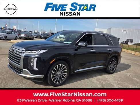 Used 2024 Hyundai Palisade Calligraphy image 3
