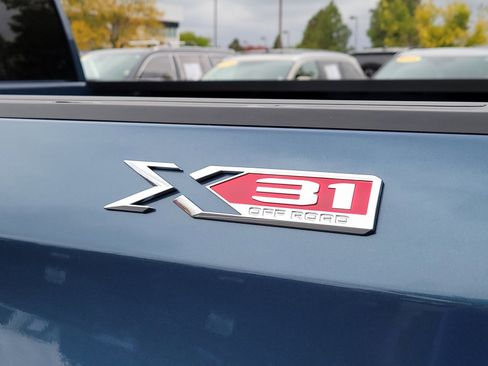 New 2026 GMC Sierra 1500 Elevation w/ LPO, Elevation Black Package image 12