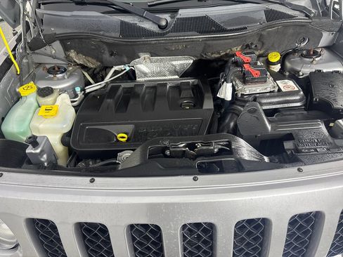 Used 2017 Jeep Patriot Sport AWD/4WD image 29