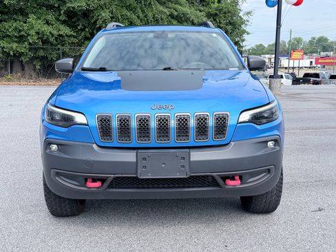 Used 2019 Jeep Cherokee Trailhawk w/ Comfort/Convenience Group AWD/4WD image 3